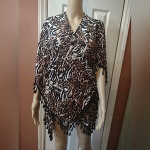 Bobbie Brooks Ladies animal print one side shawl wrap